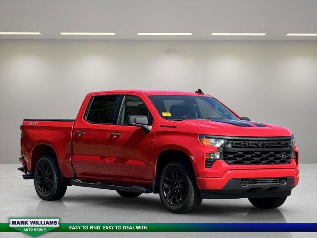 2022 Chevrolet Silverado 1500 4WD Crew Cab Short Bed Custom