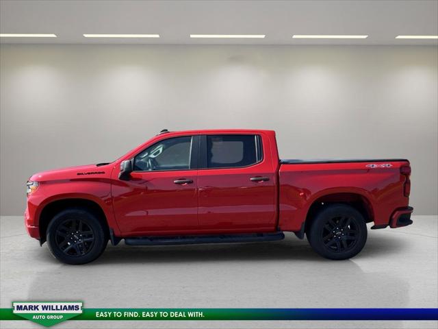 2022 Chevrolet Silverado 1500 4WD Crew Cab Short Bed Custom