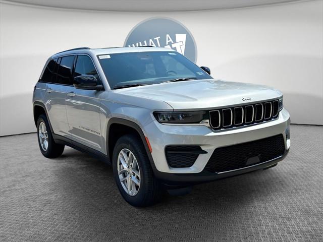 2025 Jeep Grand Cherokee GRAND CHEROKEE LAREDO X 4X4