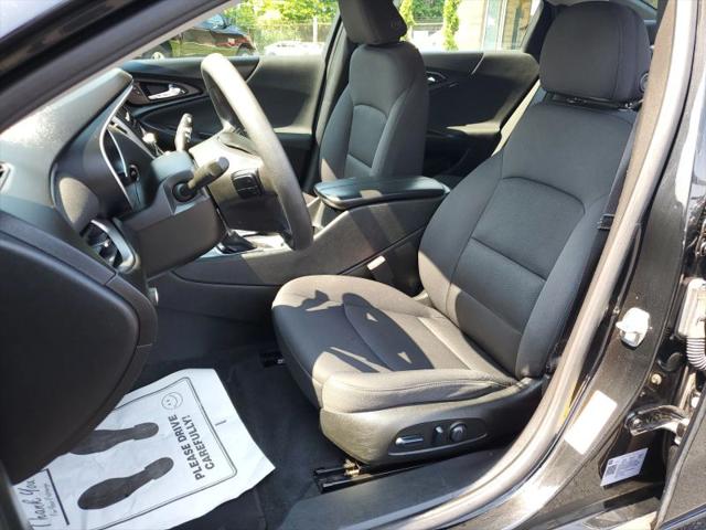 2022 Chevrolet Malibu FWD LT