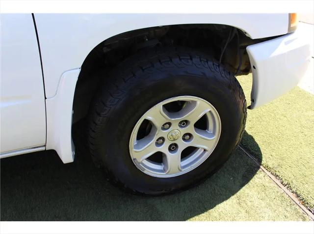 2005 Dodge Dakota SLT
