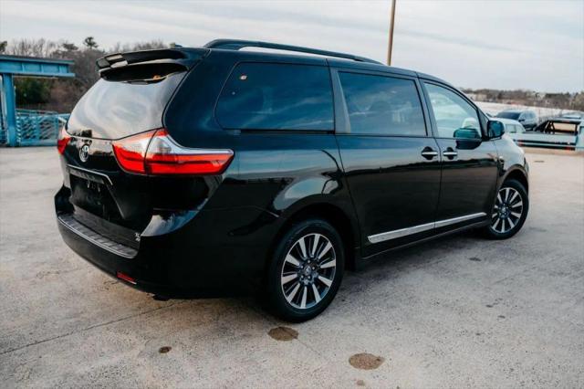 2020 Toyota Sienna XLE