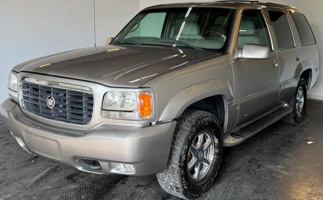 2000 Cadillac Escalade Standard