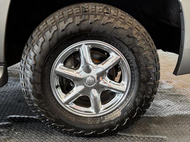 2000 Cadillac Escalade Standard
