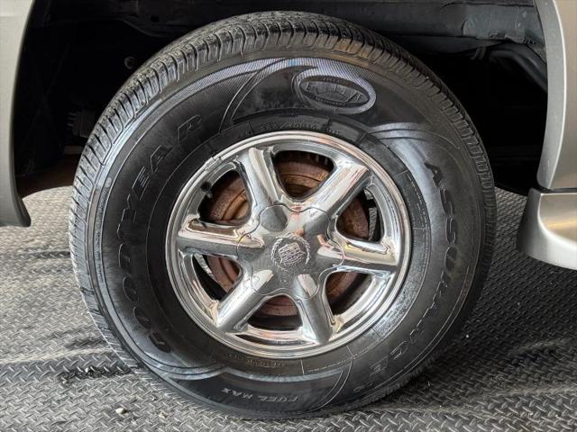 2000 Cadillac Escalade Standard