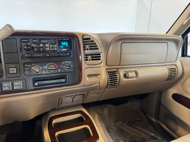 2000 Cadillac Escalade Standard