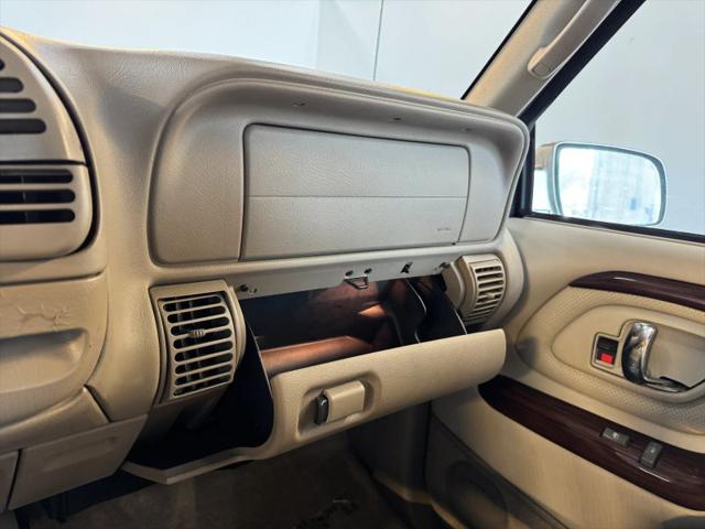 2000 Cadillac Escalade Standard