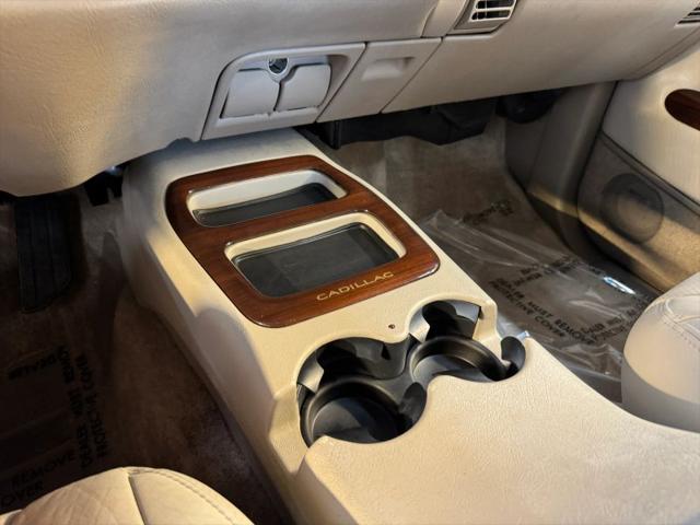 2000 Cadillac Escalade Standard