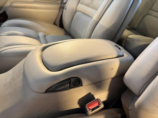 2000 Cadillac Escalade Standard