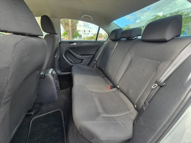 2015 Volkswagen Jetta 2.0L S