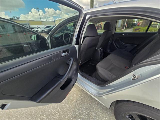 2015 Volkswagen Jetta 2.0L S