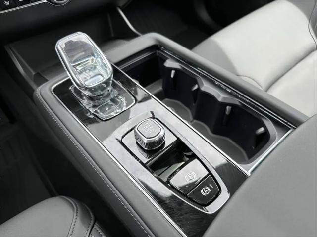 2026 Volvo XC90 Plus, B6 AWD Gas (mild hybrid), Gasoline, Bright, 7 Seats