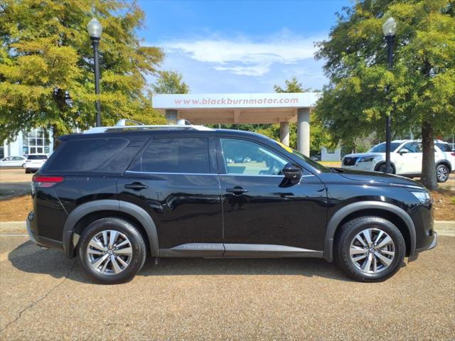 2022 Nissan Pathfinder SL 2WD
