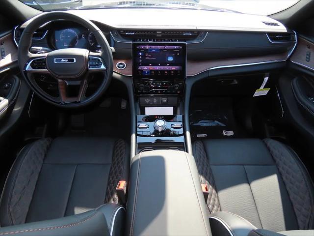 2025 Jeep Grand Cherokee GRAND CHEROKEE SUMMIT 4X4