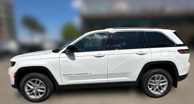 2025 Jeep Grand Cherokee GRAND CHEROKEE LAREDO X 4X4