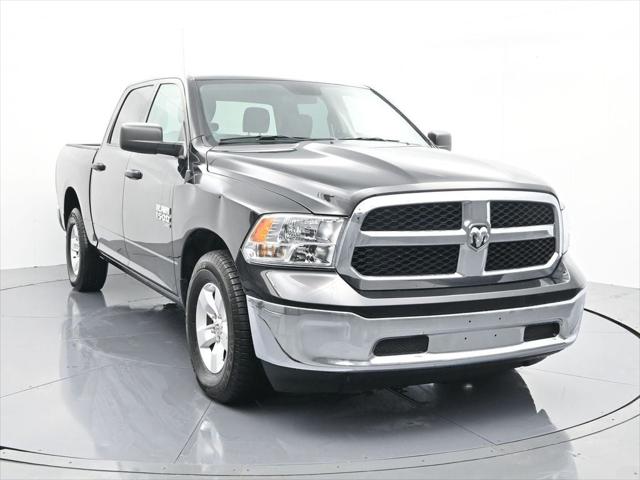 2022 RAM 1500 Classic SLT Crew Cab 4x2 57 Box
