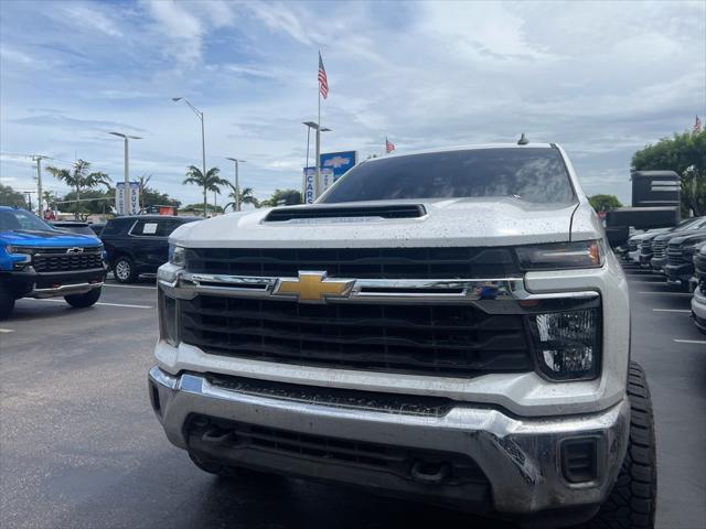 2024 Chevrolet Silverado 2500HD 4WD Crew Cab Standard Bed LT