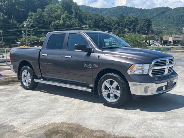 2017 RAM 1500 Big Horn Crew Cab 4x4 57 Box
