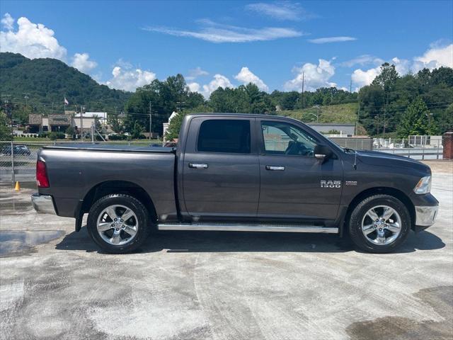 2017 RAM 1500 Big Horn Crew Cab 4x4 57 Box