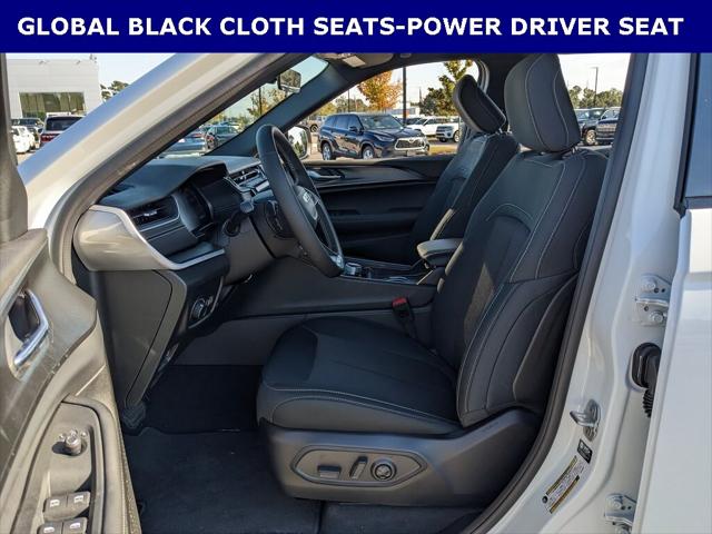 2025 Jeep Grand Cherokee GRAND CHEROKEE L LAREDO 4X4