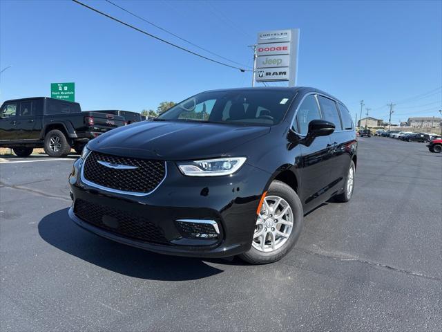 2025 Chrysler Pacifica Select for sale in Branson, MO