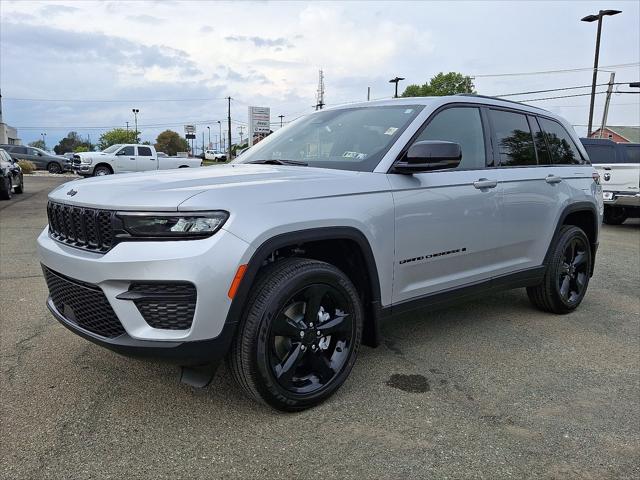 2025 Jeep Grand Cherokee GRAND CHEROKEE ALTITUDE 4X4 2025 Jeep Grand Cherokee GRAND CHEROKEE ALTITUDE 4X4