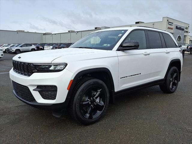 2025 Jeep Grand Cherokee GRAND CHEROKEE ALTITUDE 4X4 2025 Jeep Grand Cherokee GRAND CHEROKEE ALTITUDE 4X4