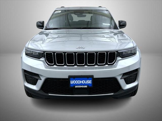 2025 Jeep Grand Cherokee GRAND CHEROKEE LAREDO 4X4