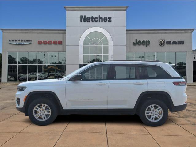 2025 Jeep Grand Cherokee GRAND CHEROKEE LAREDO 4X2 2025 Jeep Grand Cherokee GRAND CHEROKEE LAREDO 4X2