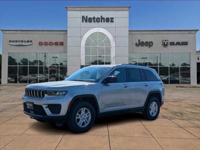 2025 Jeep Grand Cherokee GRAND CHEROKEE LAREDO 4X2 2025 Jeep Grand Cherokee GRAND CHEROKEE LAREDO 4X2
