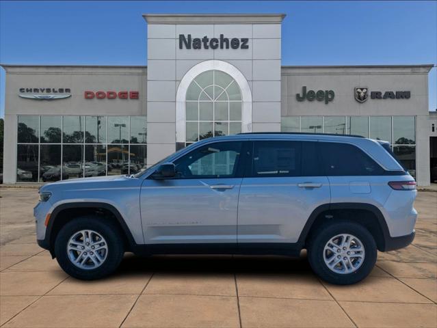 2025 Jeep Grand Cherokee GRAND CHEROKEE LAREDO 4X2 2025 Jeep Grand Cherokee GRAND CHEROKEE LAREDO 4X2