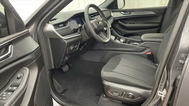 2025 Jeep Grand Cherokee GRAND CHEROKEE LAREDO 4X4