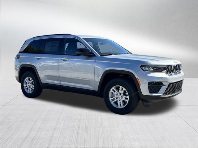 2025 Jeep Grand Cherokee GRAND CHEROKEE LAREDO 4X4