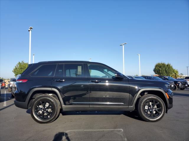 2025 Jeep Grand Cherokee GRAND CHEROKEE ALTITUDE 4X4 2025 Jeep Grand Cherokee GRAND CHEROKEE ALTITUDE 4X4