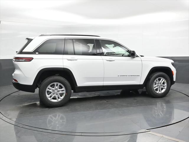 2025 Jeep Grand Cherokee GRAND CHEROKEE LAREDO 4X4