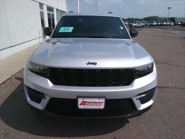 2025 Jeep Grand Cherokee GRAND CHEROKEE ALTITUDE 4X4 2025 Jeep Grand Cherokee GRAND CHEROKEE ALTITUDE 4X4