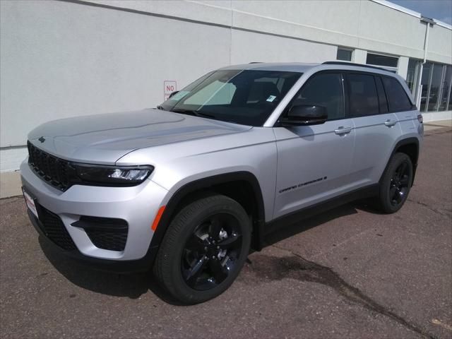 2025 Jeep Grand Cherokee GRAND CHEROKEE ALTITUDE 4X4 2025 Jeep Grand Cherokee GRAND CHEROKEE ALTITUDE 4X4