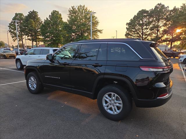 2025 Jeep Grand Cherokee GRAND CHEROKEE LAREDO 4X2 2025 Jeep Grand Cherokee GRAND CHEROKEE LAREDO 4X2