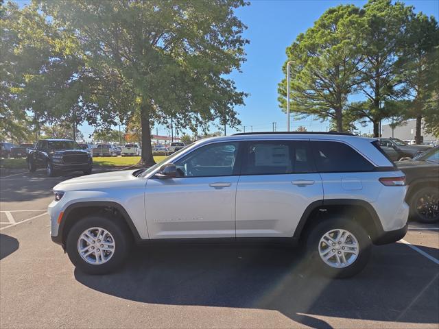 2025 Jeep Grand Cherokee GRAND CHEROKEE LAREDO 4X2 2025 Jeep Grand Cherokee GRAND CHEROKEE LAREDO 4X2