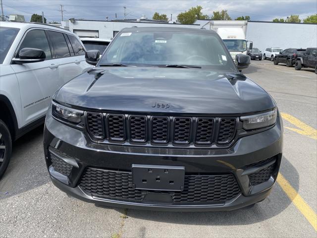 2025 Jeep Grand Cherokee GRAND CHEROKEE ALTITUDE 4X4