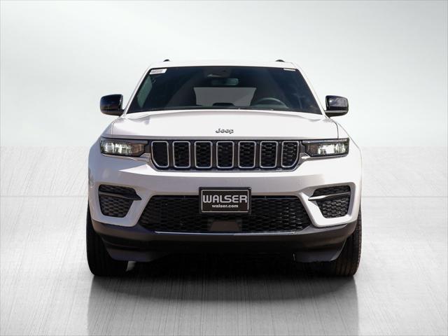 2025 Jeep Grand Cherokee GRAND CHEROKEE LAREDO 4X4