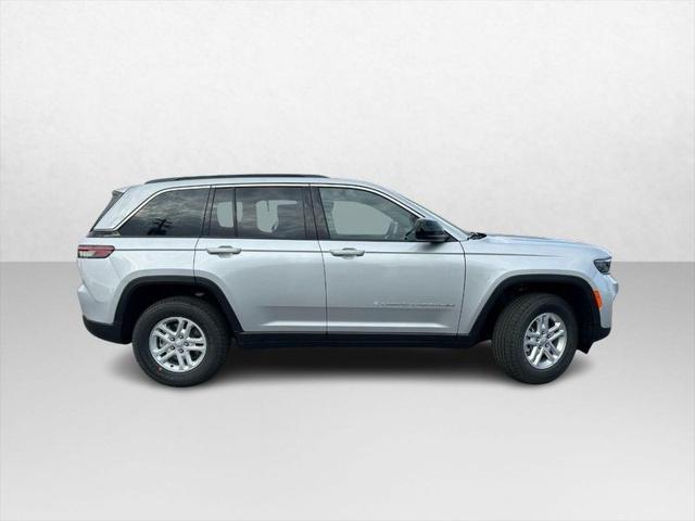2025 Jeep Grand Cherokee GRAND CHEROKEE LAREDO 4X4