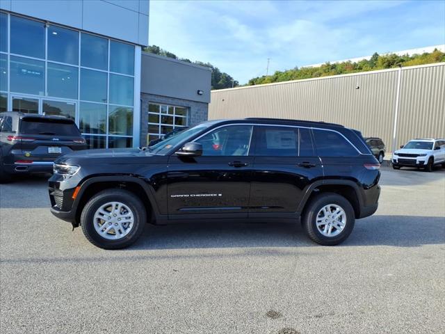 2025 Jeep Grand Cherokee GRAND CHEROKEE LAREDO 4X4