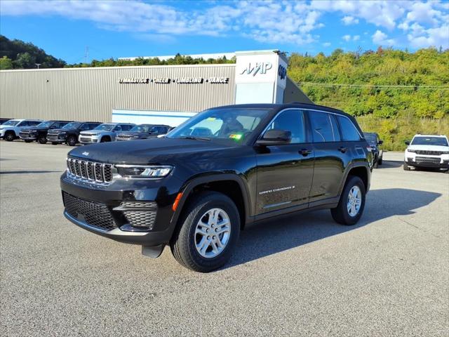 2025 Jeep Grand Cherokee GRAND CHEROKEE LAREDO 4X4