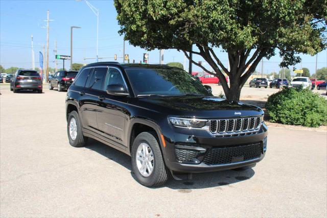 2025 Jeep Grand Cherokee GRAND CHEROKEE LAREDO 4X4