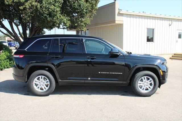 2025 Jeep Grand Cherokee GRAND CHEROKEE LAREDO 4X4