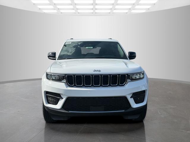 2025 Jeep Grand Cherokee GRAND CHEROKEE LAREDO 4X4