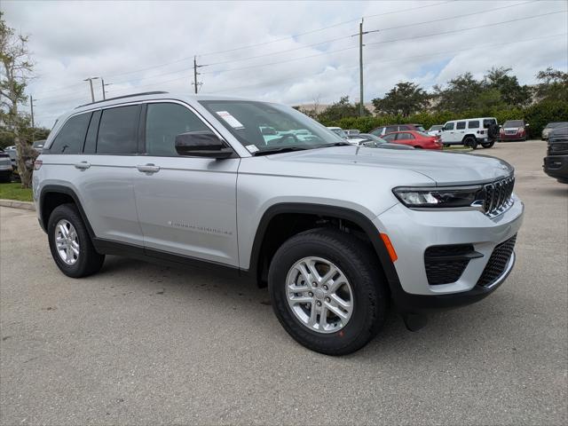 2025 Jeep Grand Cherokee GRAND CHEROKEE LAREDO 4X4