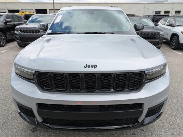 2025 Jeep Grand Cherokee GRAND CHEROKEE L ALTITUDE 4X4