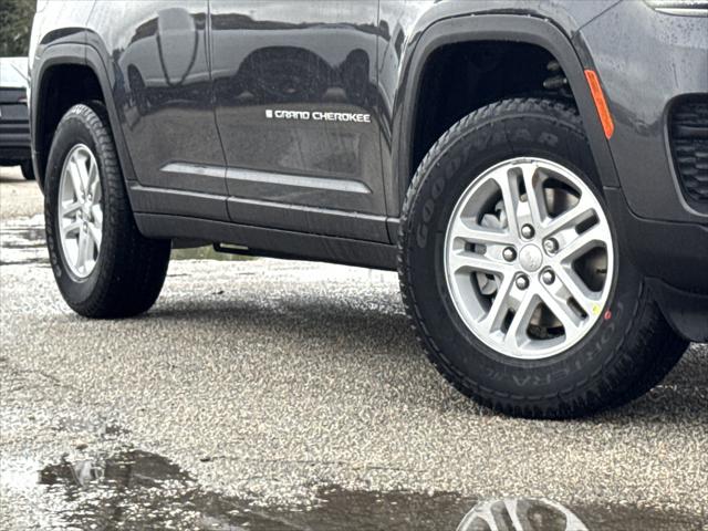2025 Jeep Grand Cherokee GRAND CHEROKEE LAREDO 4X2